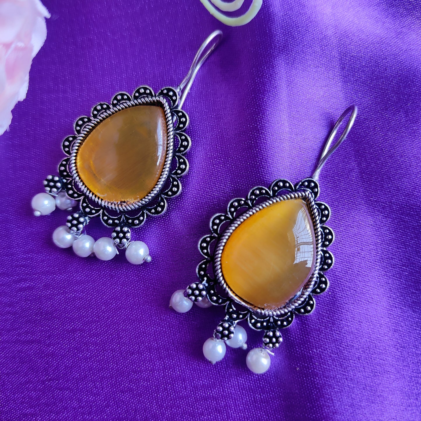 Yellow luna monalisa stone earring