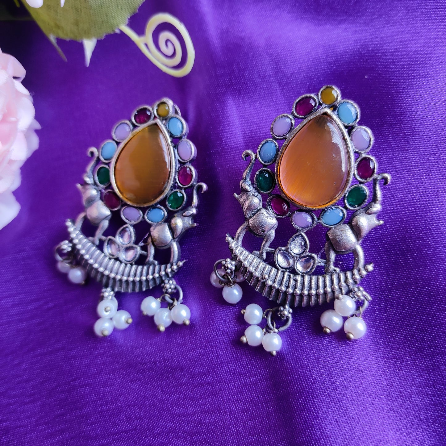 Yellow Vinata monalisa stone earring
