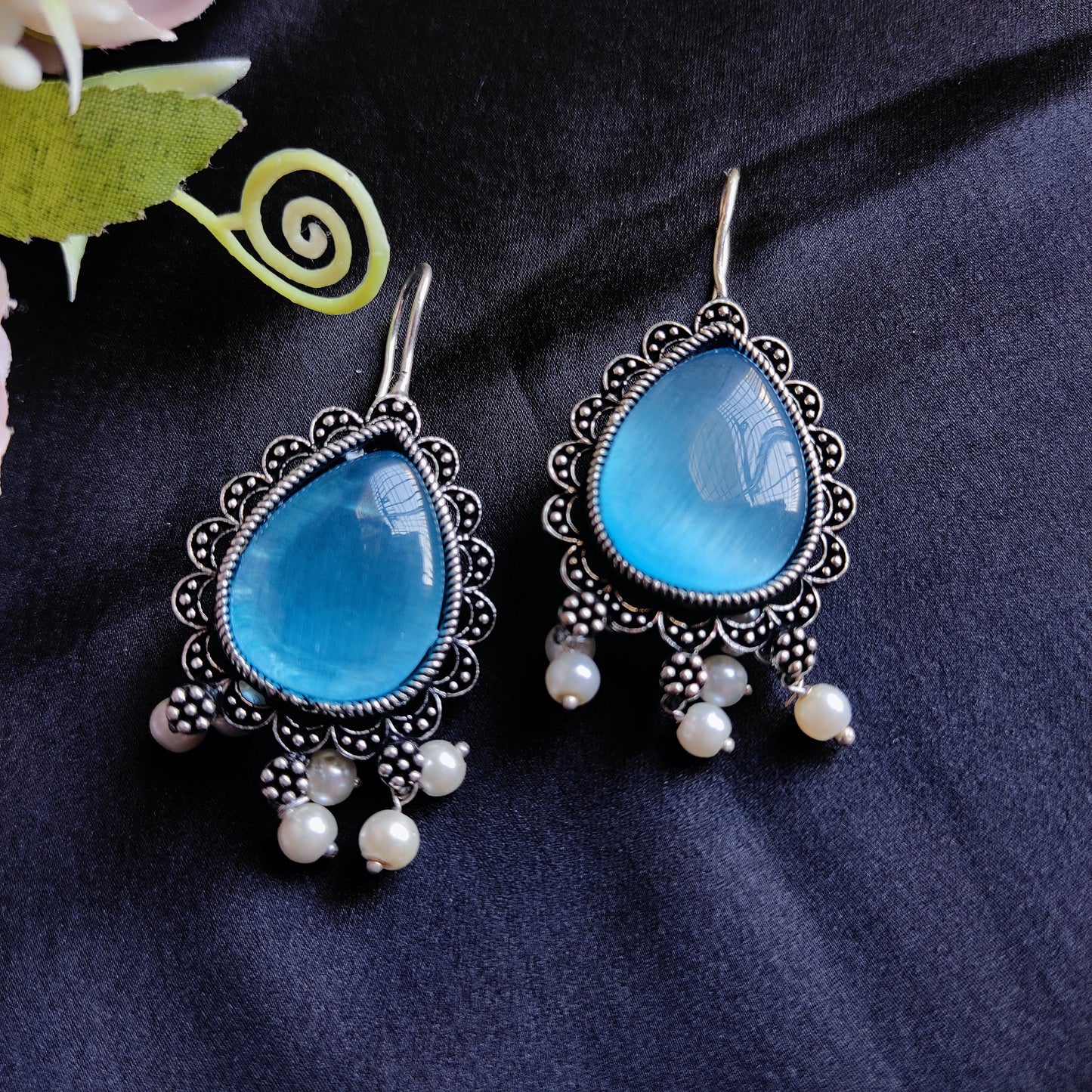 Blue luna monalisa stone earring