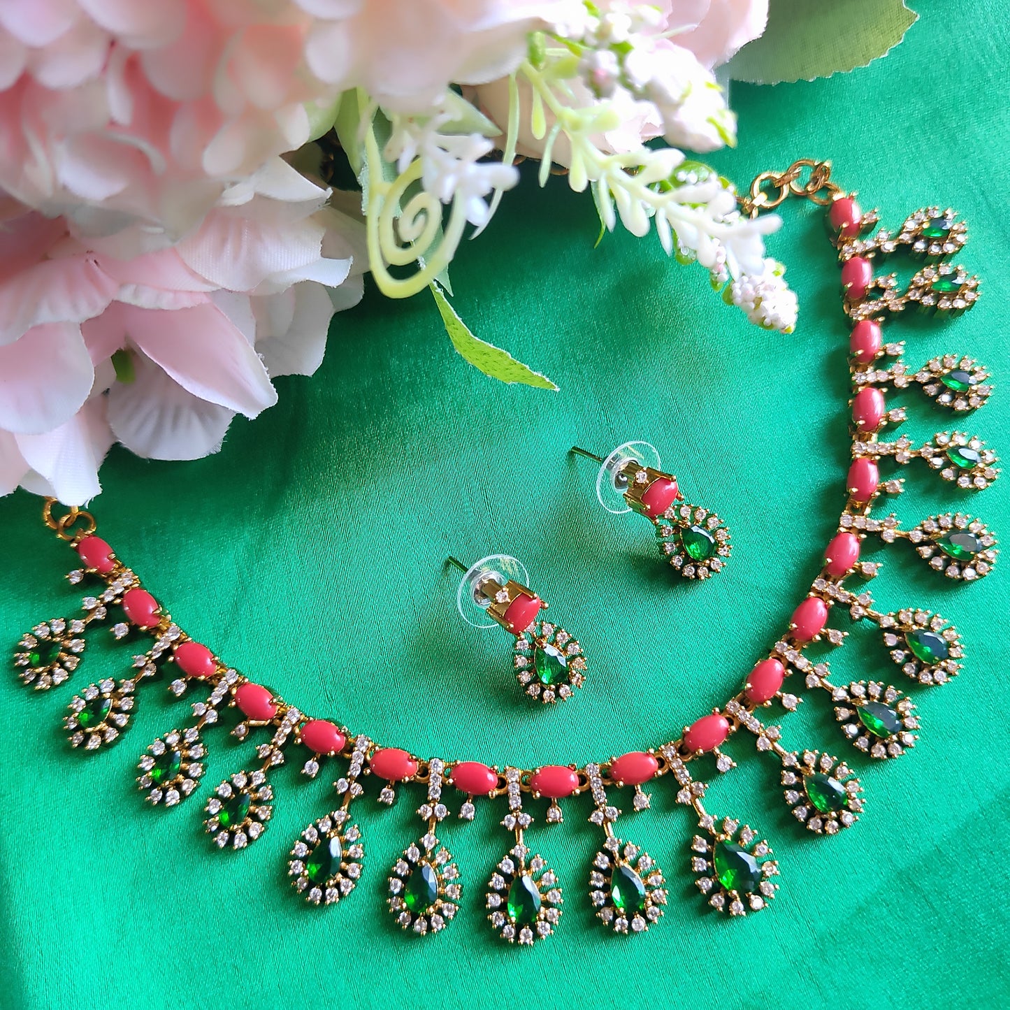 Beautiful coral necklace set(Back chain included)
