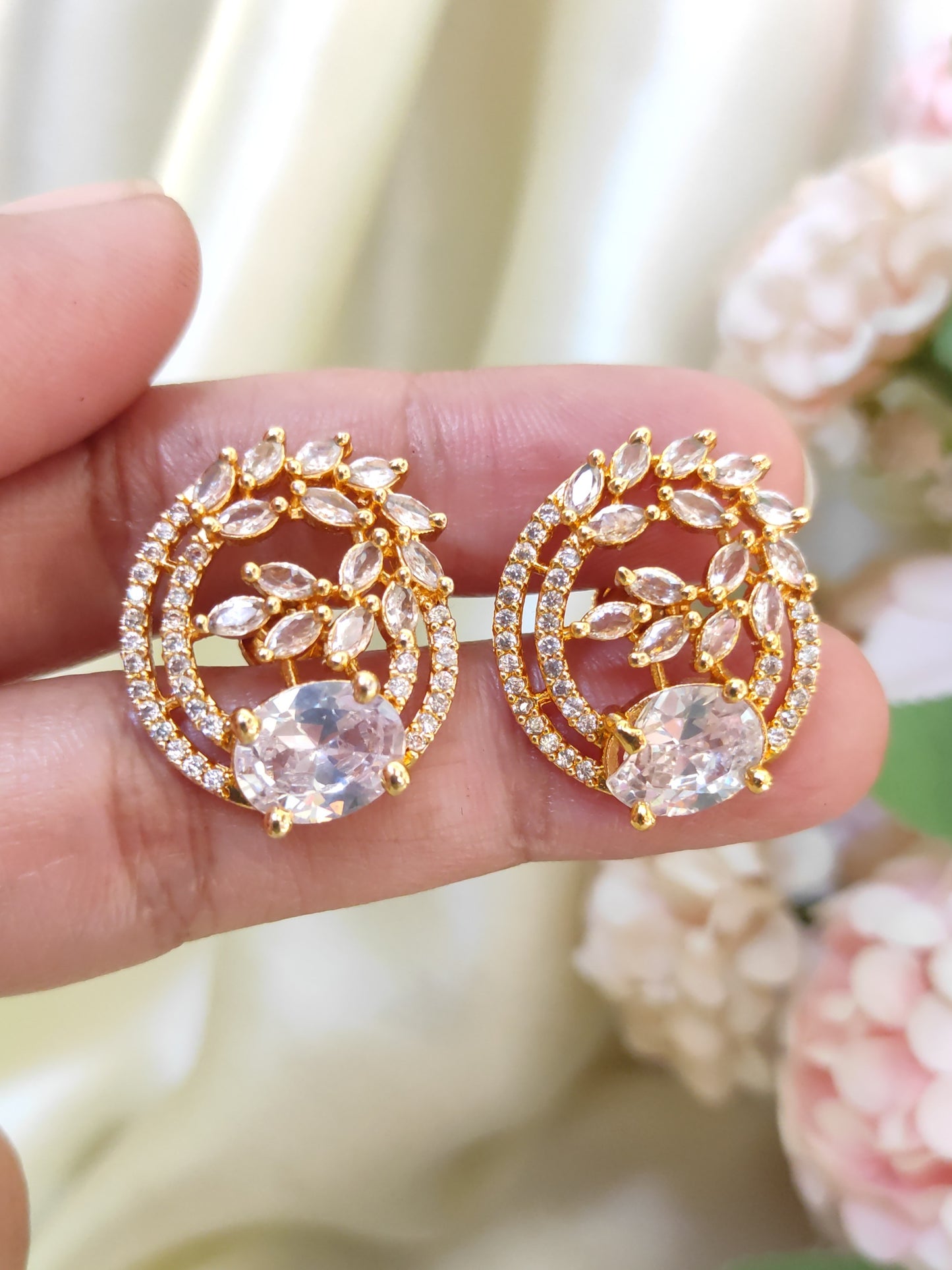 Crystal White Stone Screw Back Stud Earrings with Oval Stone ā Gold Plated Daily Wear Earrings