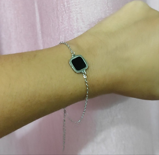Elegant silver bracelet