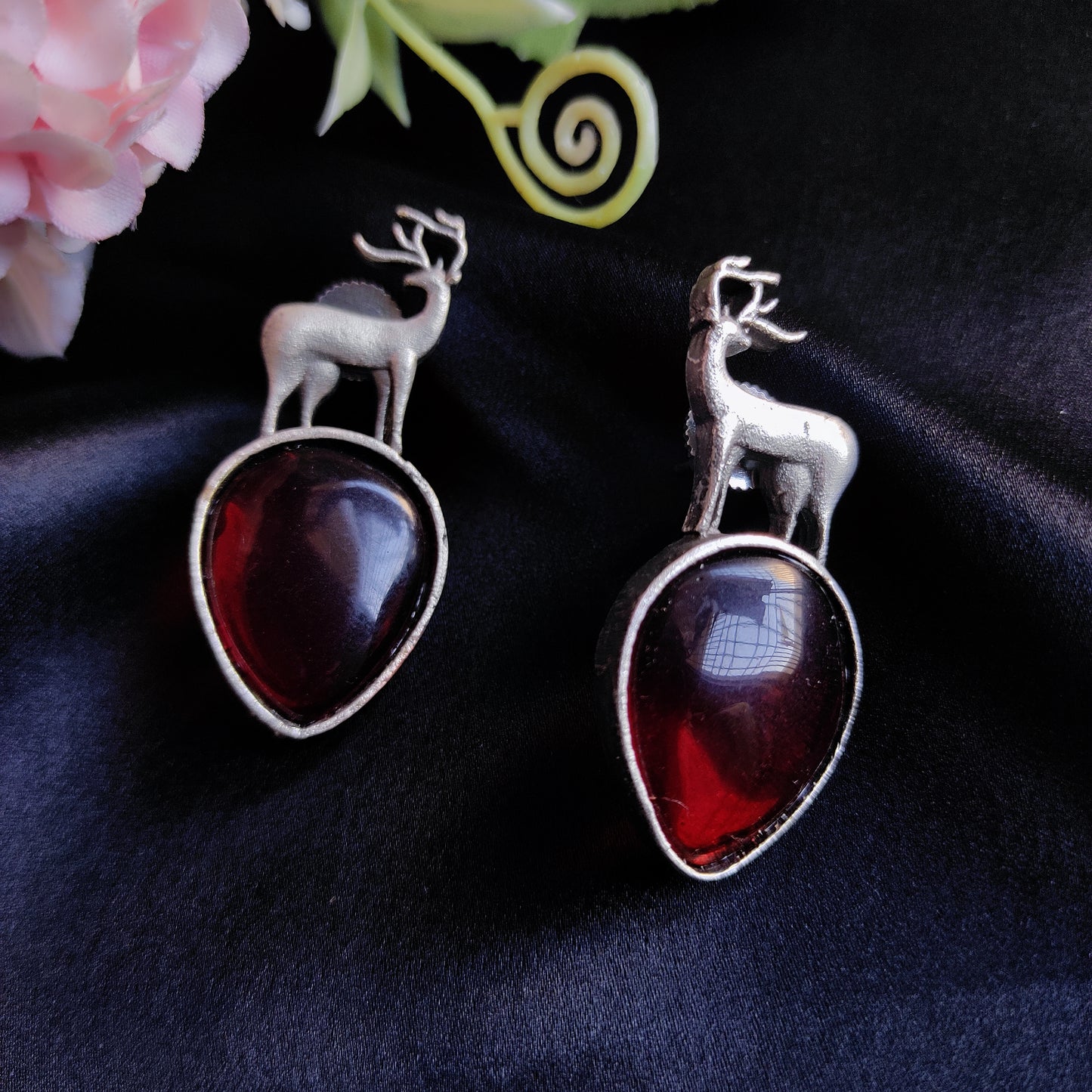 Red deer monalisa stone earring
