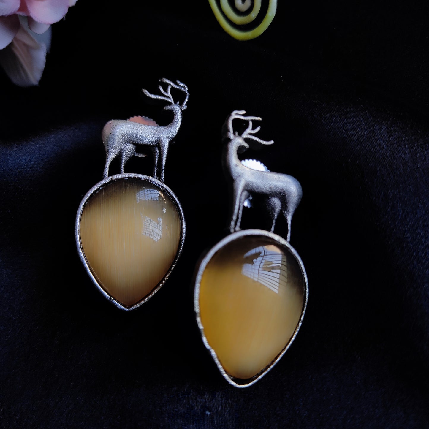 Yellow deer monalisa stone earring