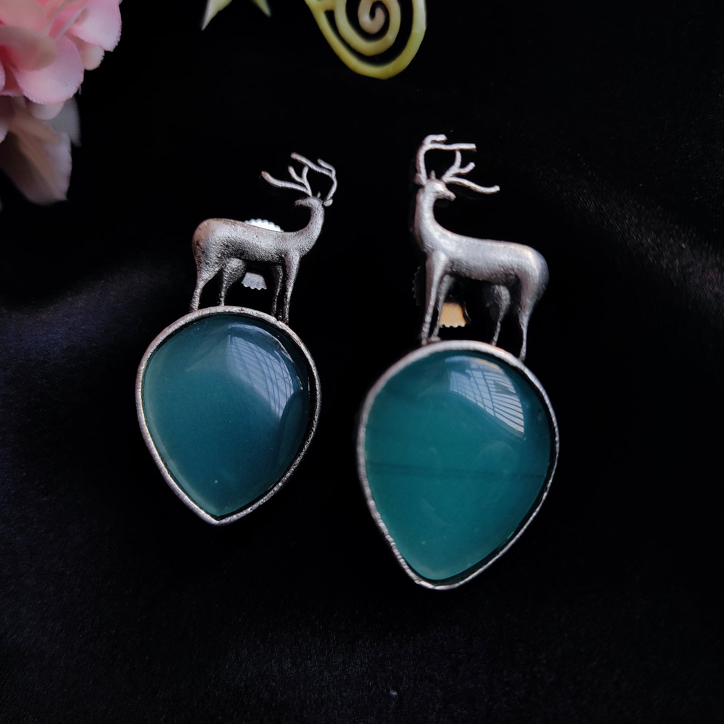Turquoise deer monalisa stone earring