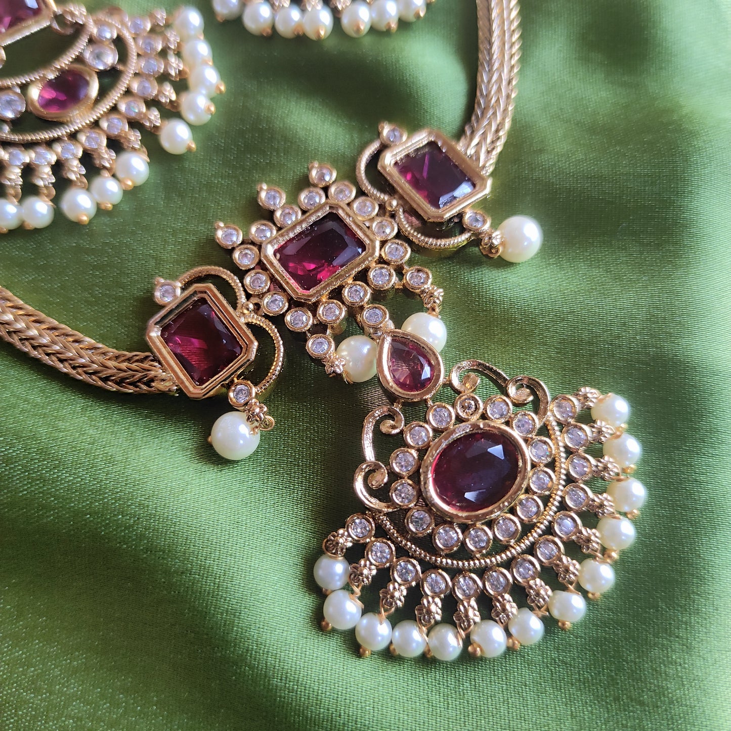 Beautiful chakra pendant choker  set (Ruby)