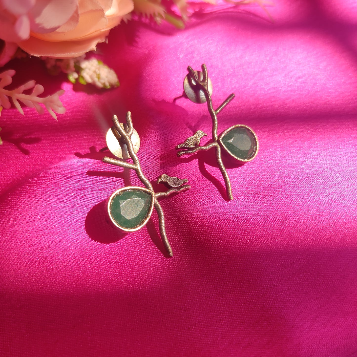 Bird & leaflet earrings  in Green