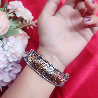 Dual tone floral Design Bangle kada