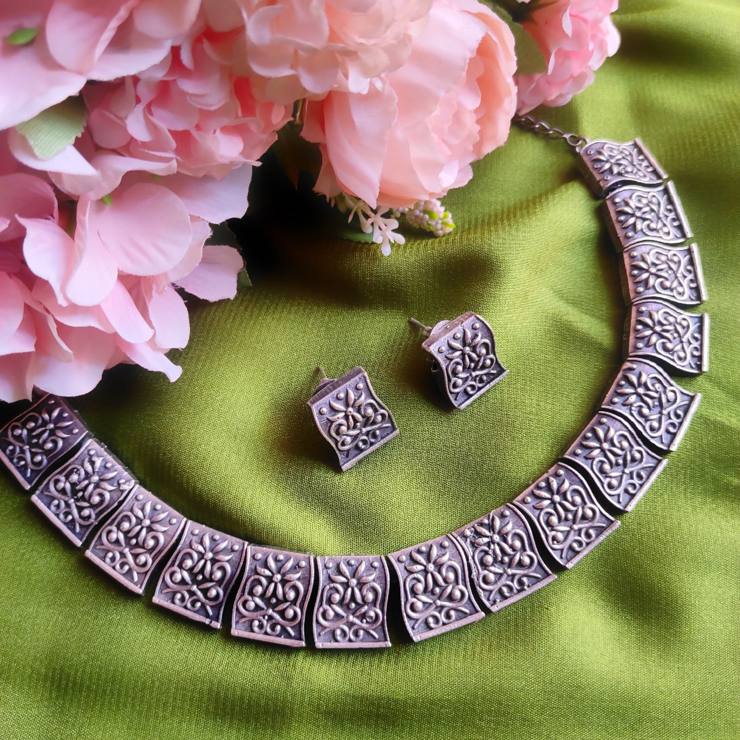 Silver Oxidised floral Design Necklace Set