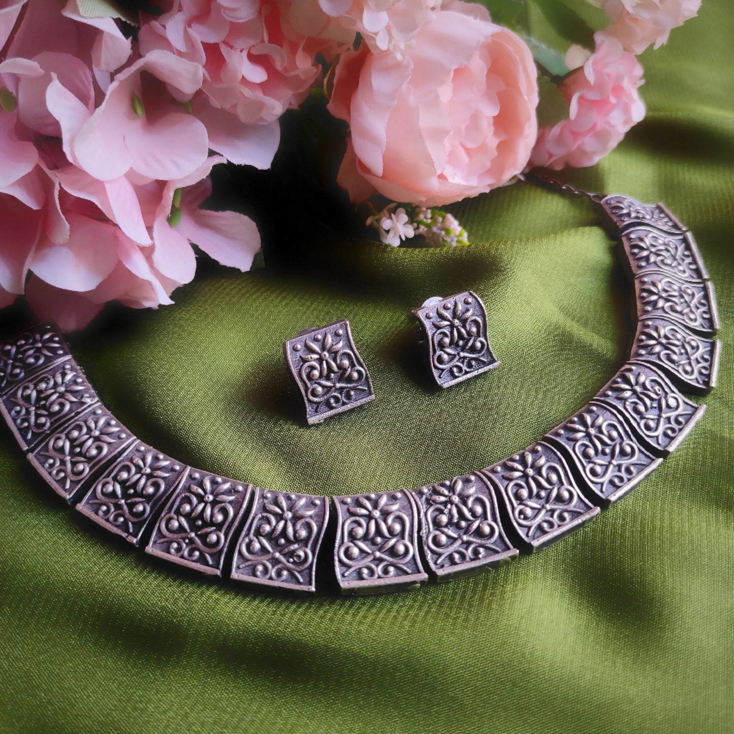 Silver Oxidised floral Design Necklace Set