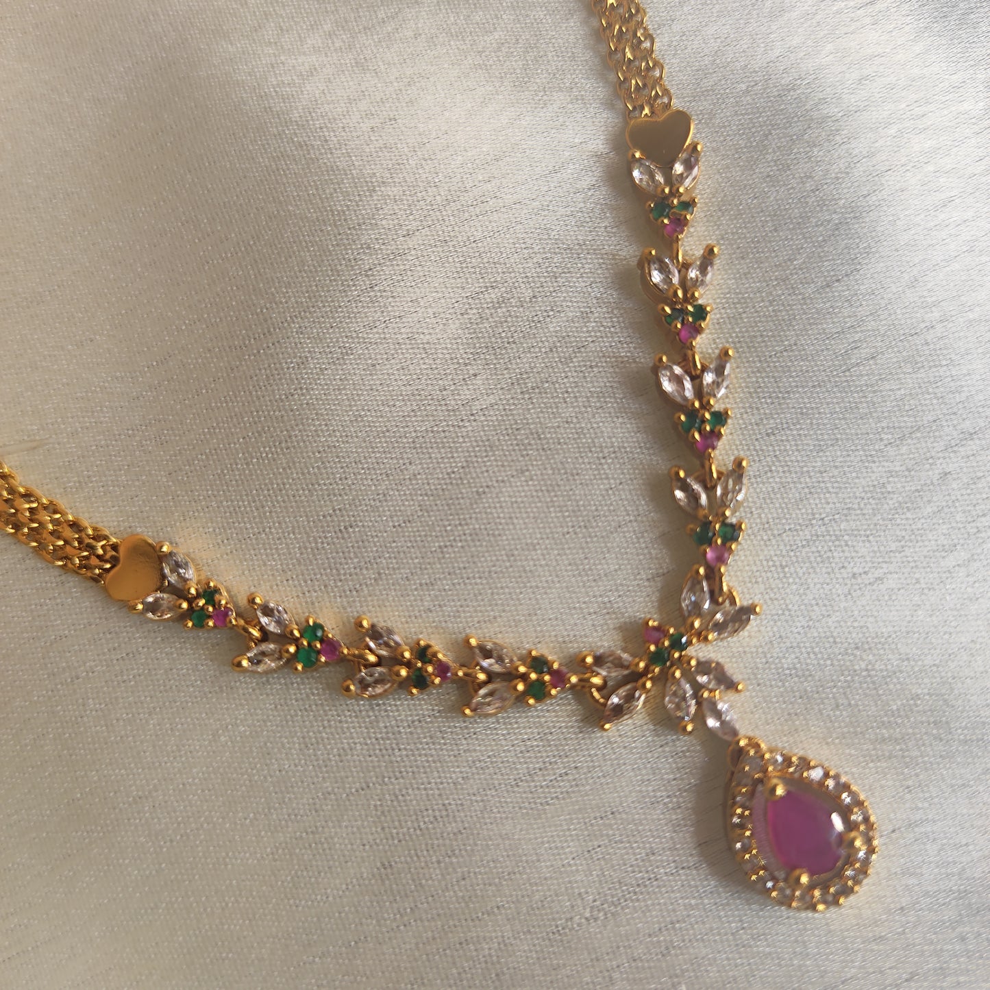 Simple gold plated necklace (Without earrings)