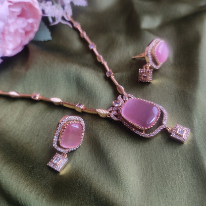 Simple chain with monalisa stone