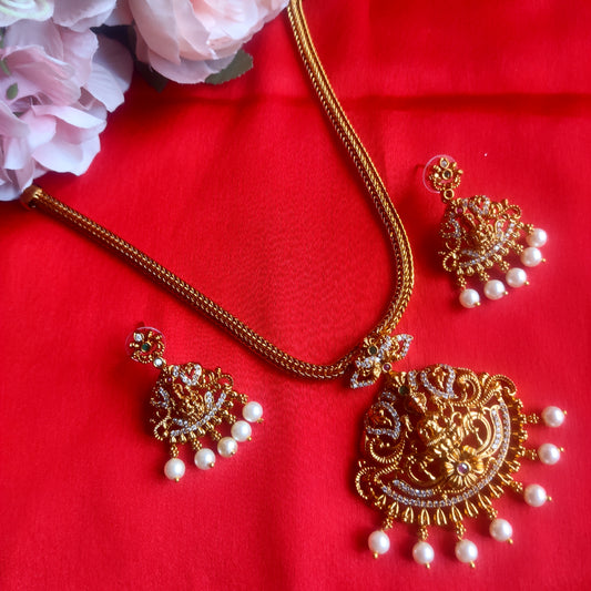Nantadu with lakshmi motif pendant