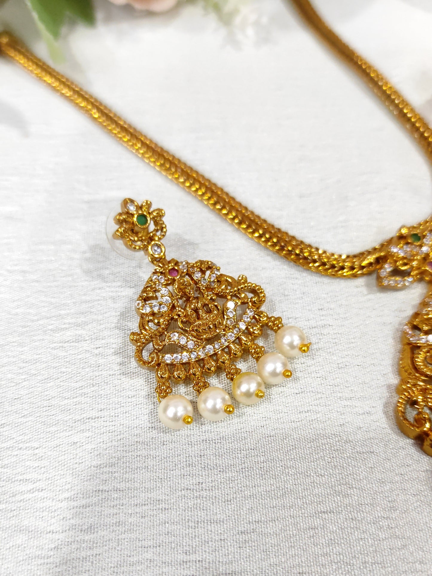 Nantadu with lakshmi motif pendant