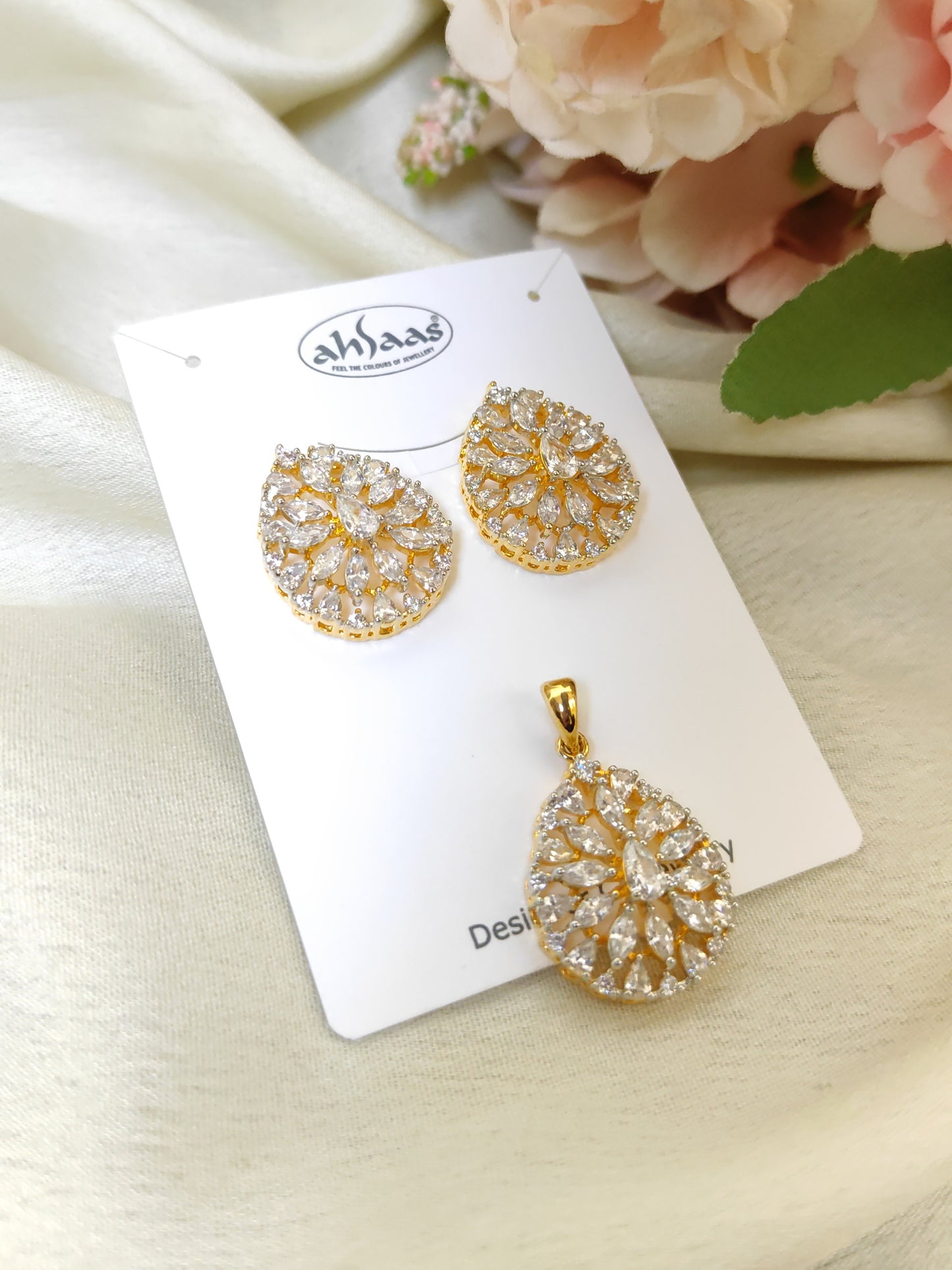 Diamonds look like white stone Pendant Set