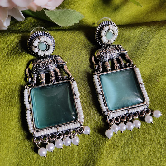 Mint green elephant🐘 monalisa stone earring