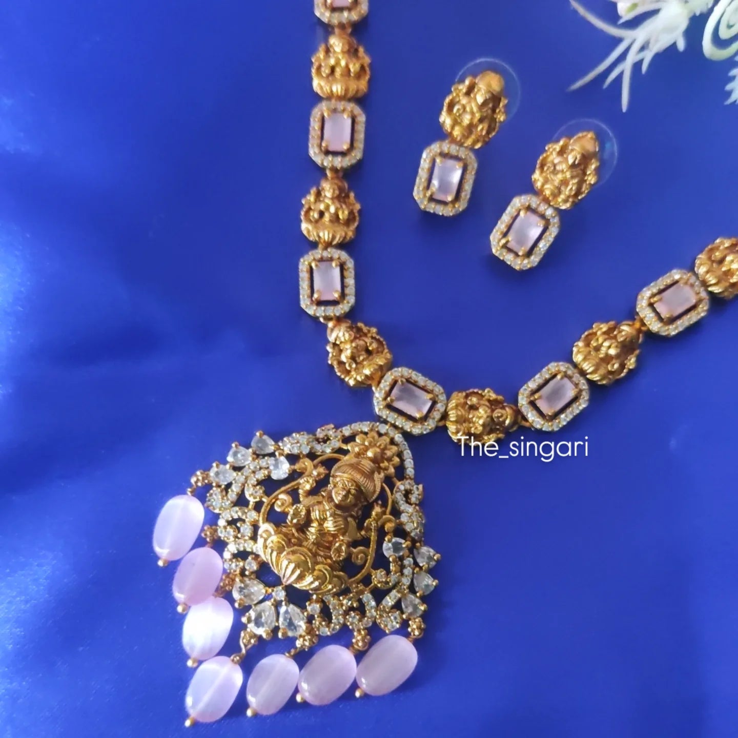 Lakshmi motif necklace set (Blush pink)