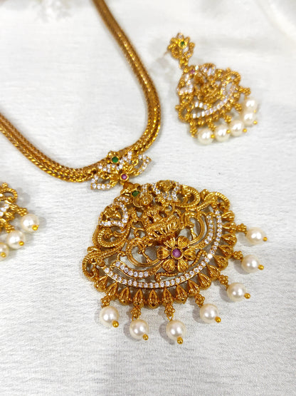 Nantadu with lakshmi motif pendant