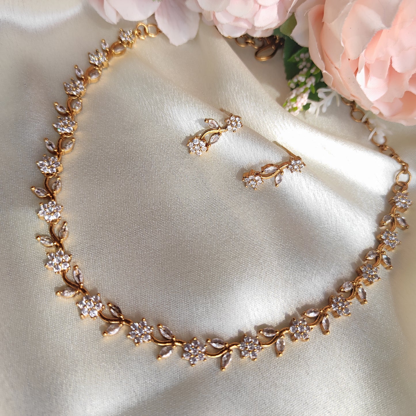 Beautiful floral white stone necklace set(Back chain included)