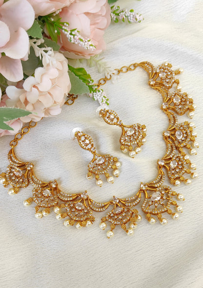 Designer necklace with earrings in White colour