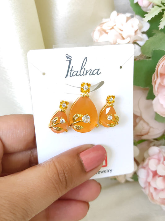 Golden Bloom Teardrop Pendant Set