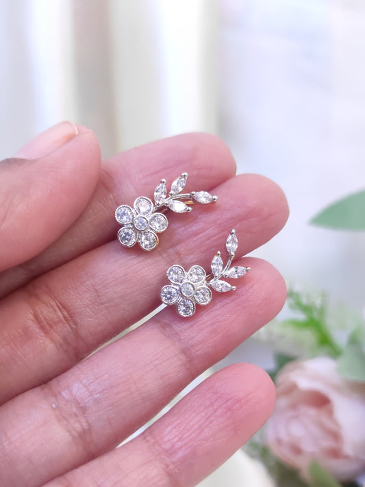 Feather Leaf CZ Ear Cuff – Elegant Curve Design